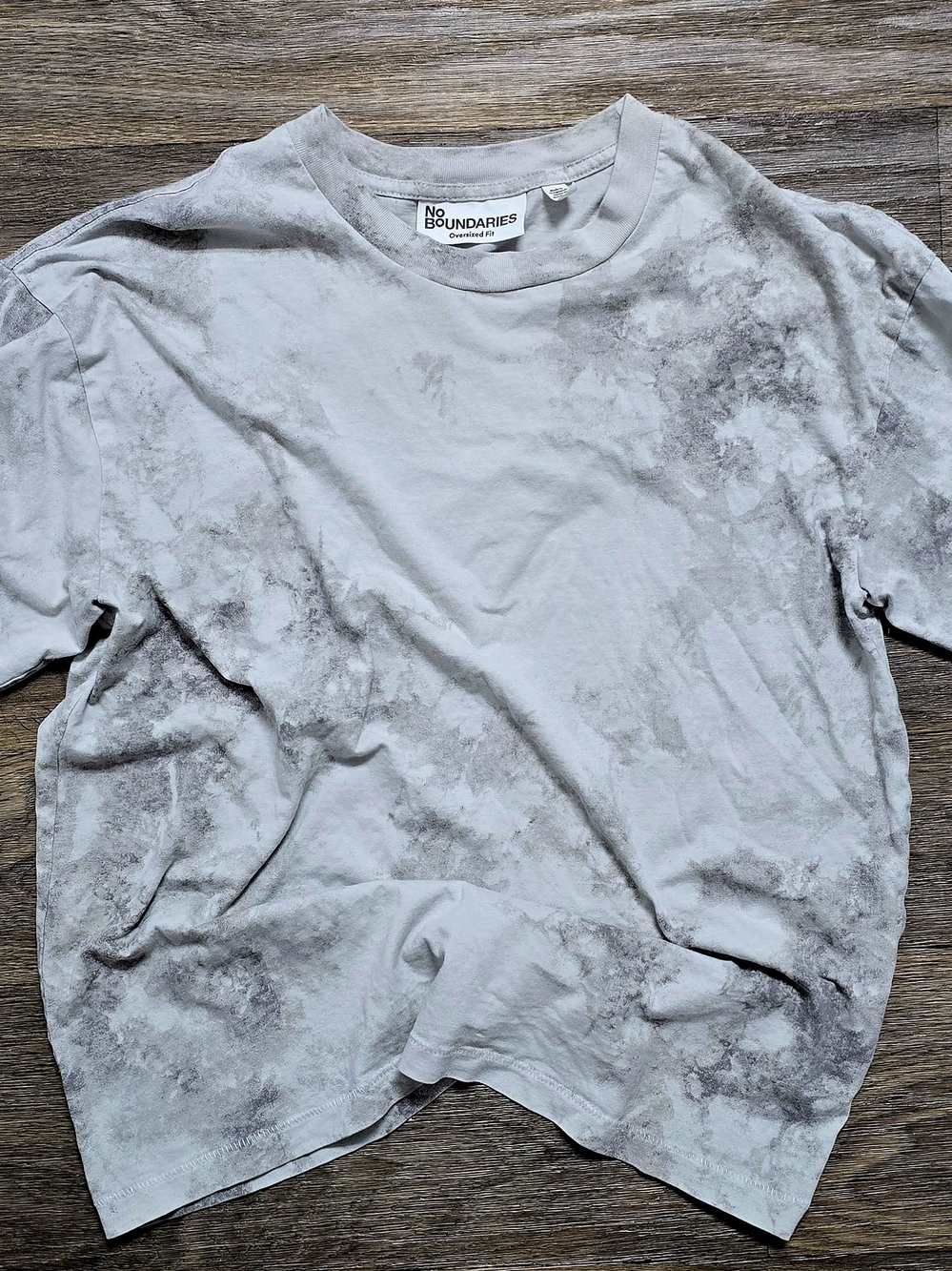 No Boundaries Men's Marble-Effect Light Gray Crew Neck Tee